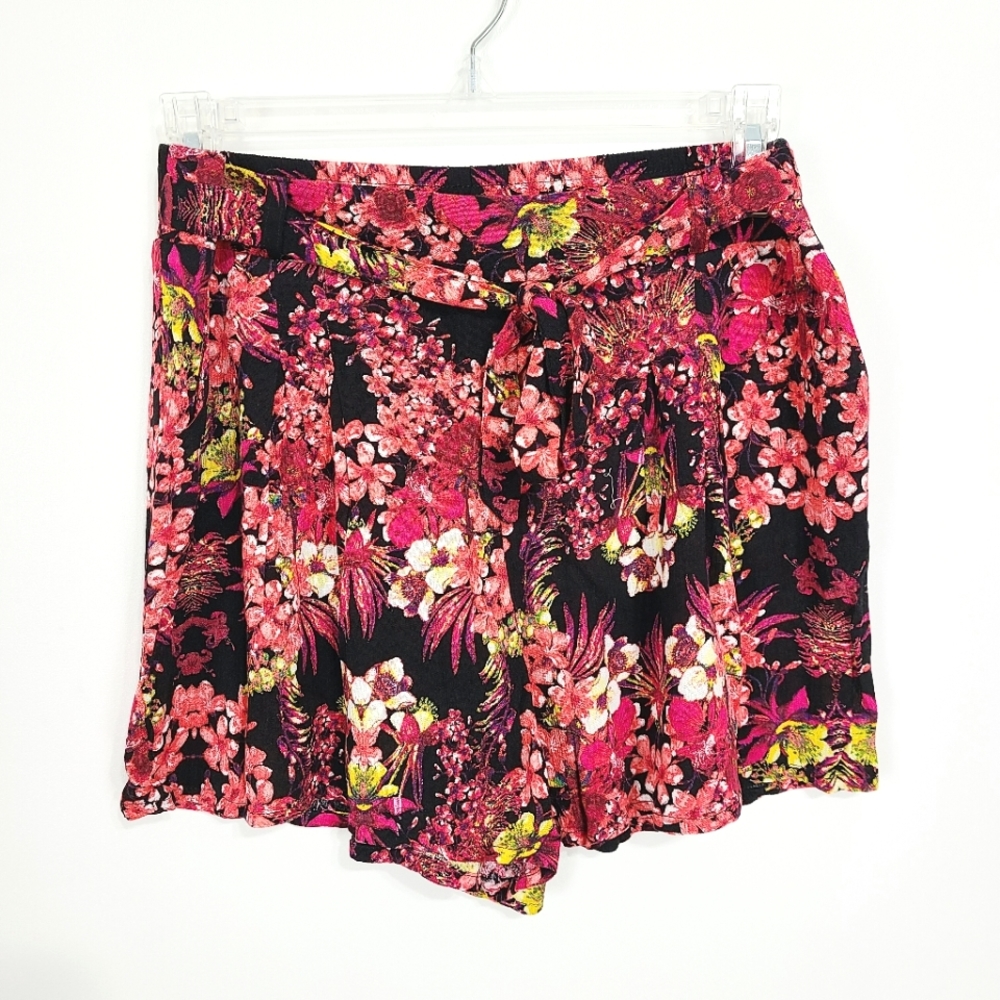 Love Tree | Floral Paper Bag Shorts Tie Waist Black Pink Large